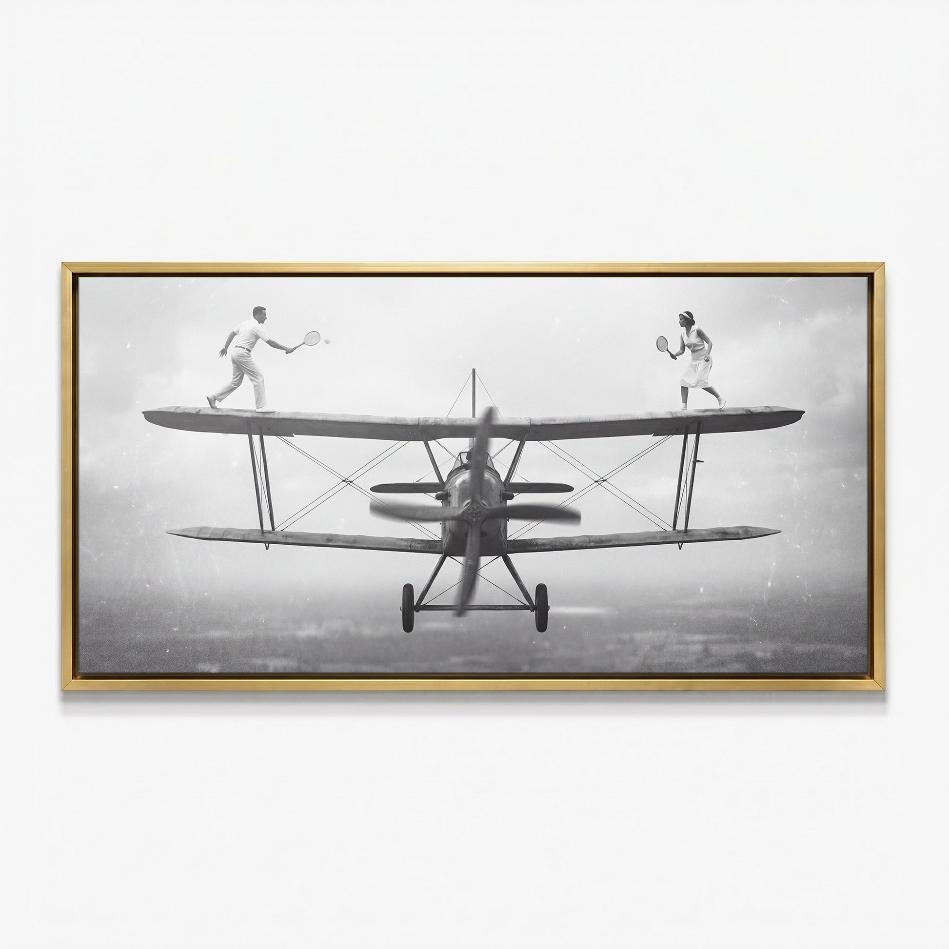 Sky Match tennis canvas with gold frame